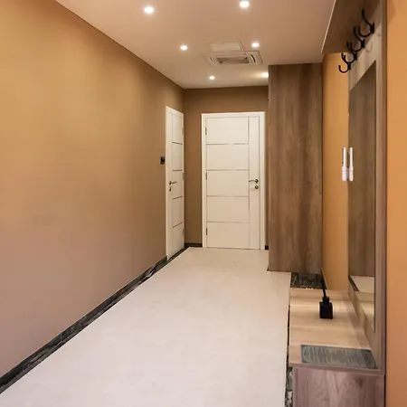 Ema, Asja, Eda Ζένιτσα