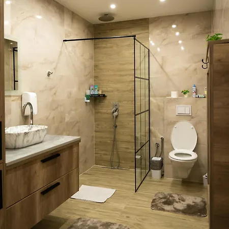 Ema, Asja, Eda زينيتشا