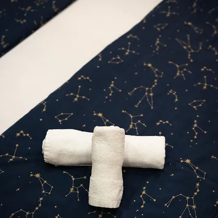 Ema, Asja, Eda شقة *