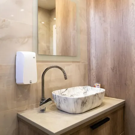 Ema, Asja, Eda زينيتشا