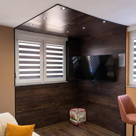 アパート Ema, Asja, Eda ゼニツァ