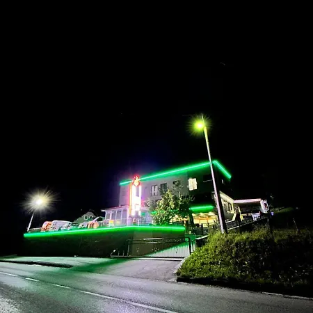 Ema, Asja, Eda * زينيتشا