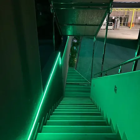 Ema, Asja, Eda شقة زينيتشا