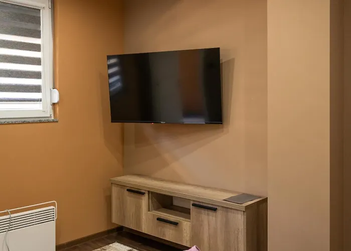 Ema, Asja, Eda Apartmán Zenica