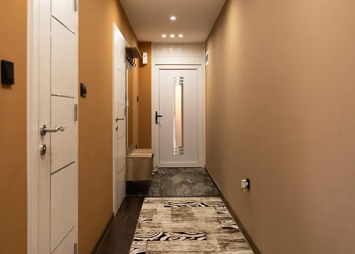 Ema, Asja, Eda Apartmán *